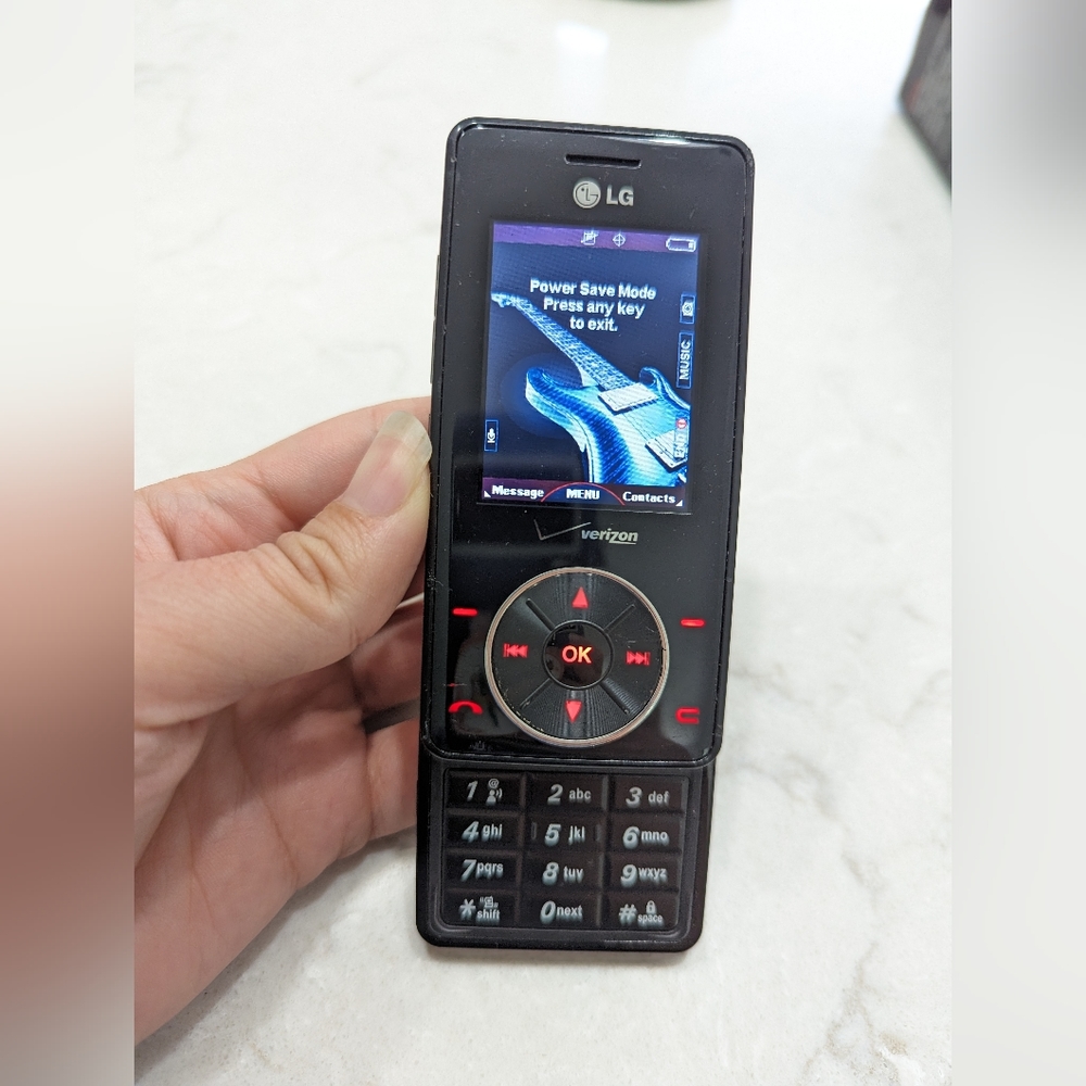 LG Chocolate VX8500 / VX8500B - Black ( Verizon ) VCast With Charger